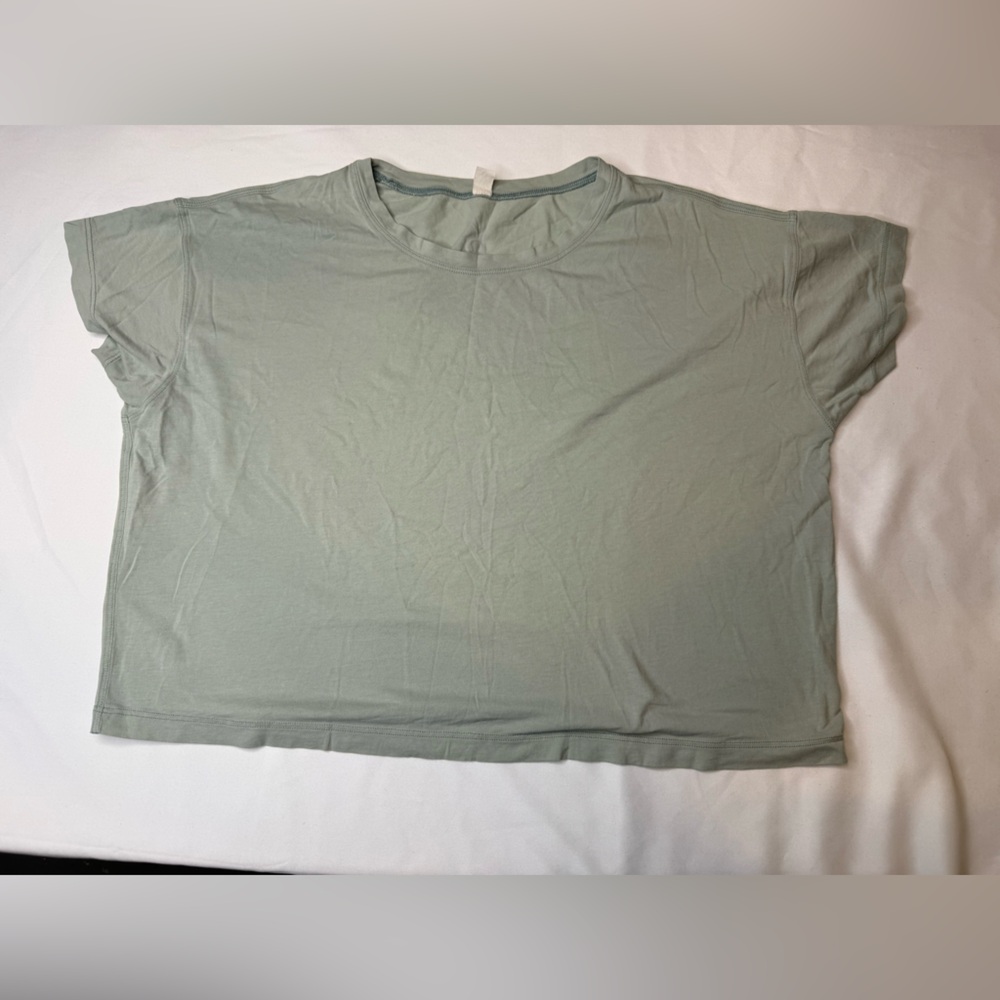 Lululemon Mint Green Women's Crop Top